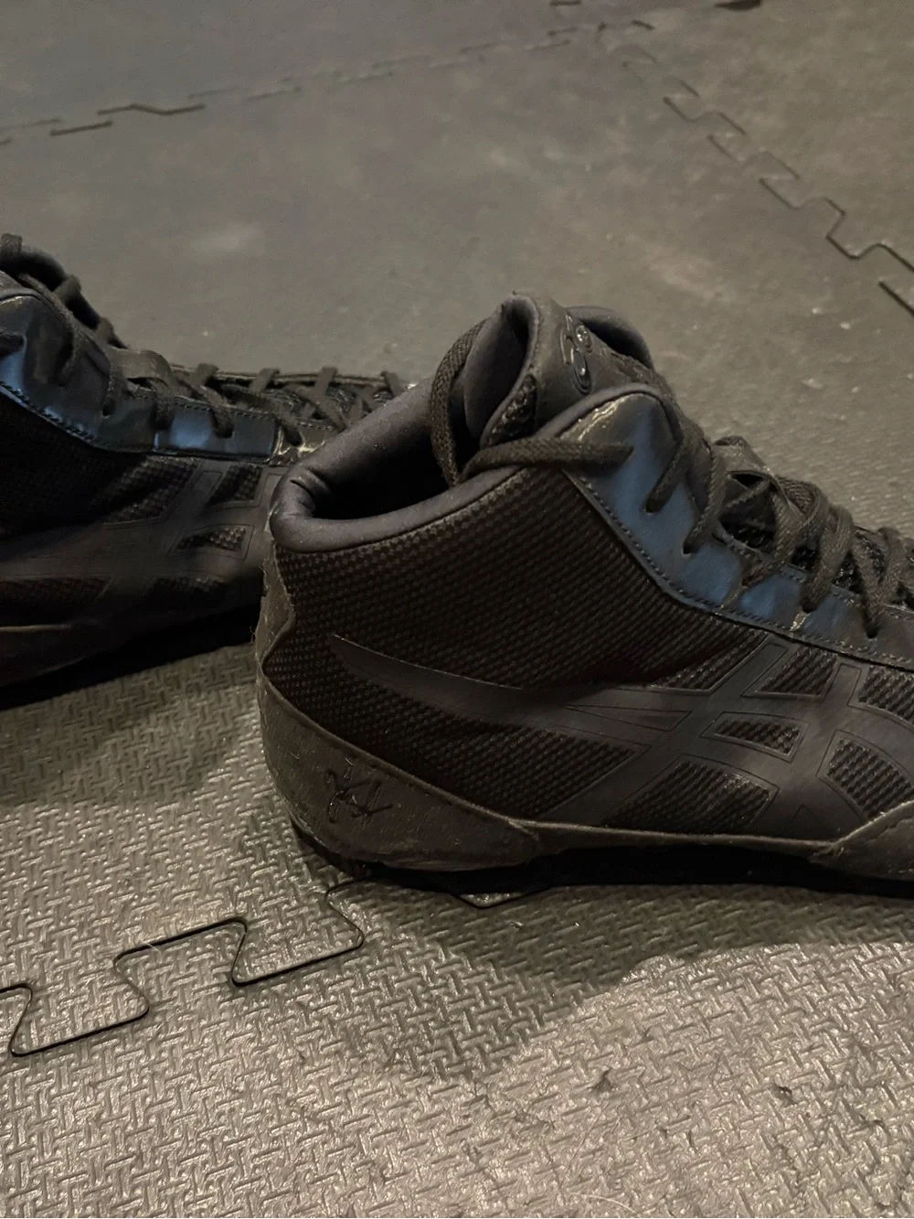 Asics product details